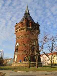 muennich_Wasserturm-Frühjahr-2019_810x1080px